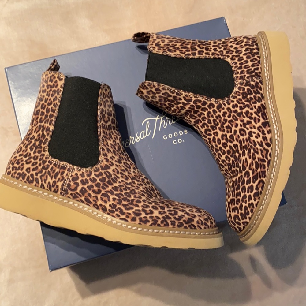 Universal Thread Leppard Print Boots